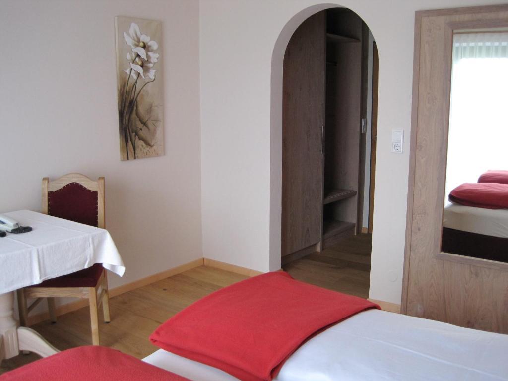 Hotel Zur Schonen Aussicht Übersee Pokój zdjęcie